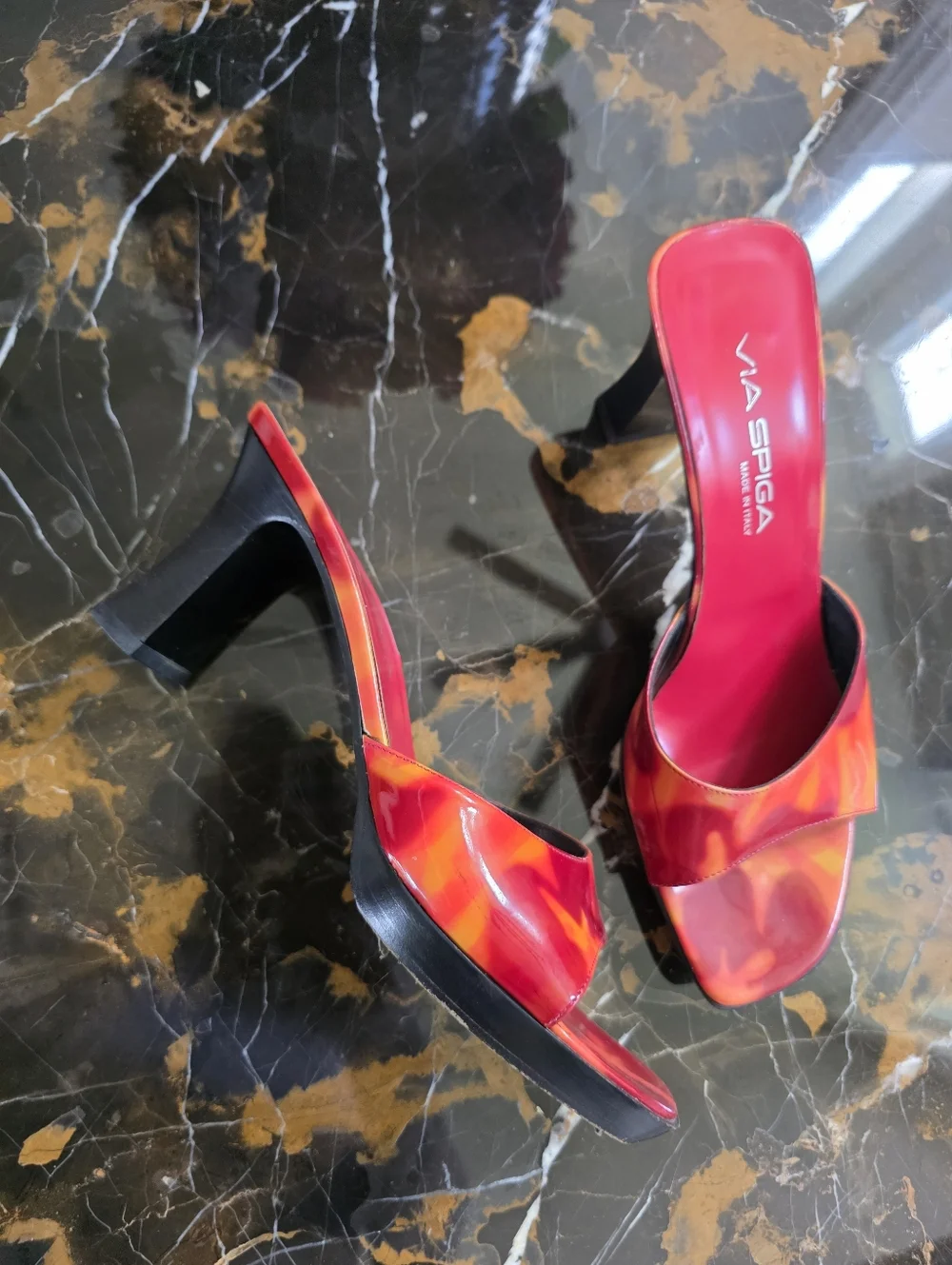 Via Spiga Red and Orange Marbled Women's Mule Sandals 8M Vinyl PVC - Picture 13 of 13